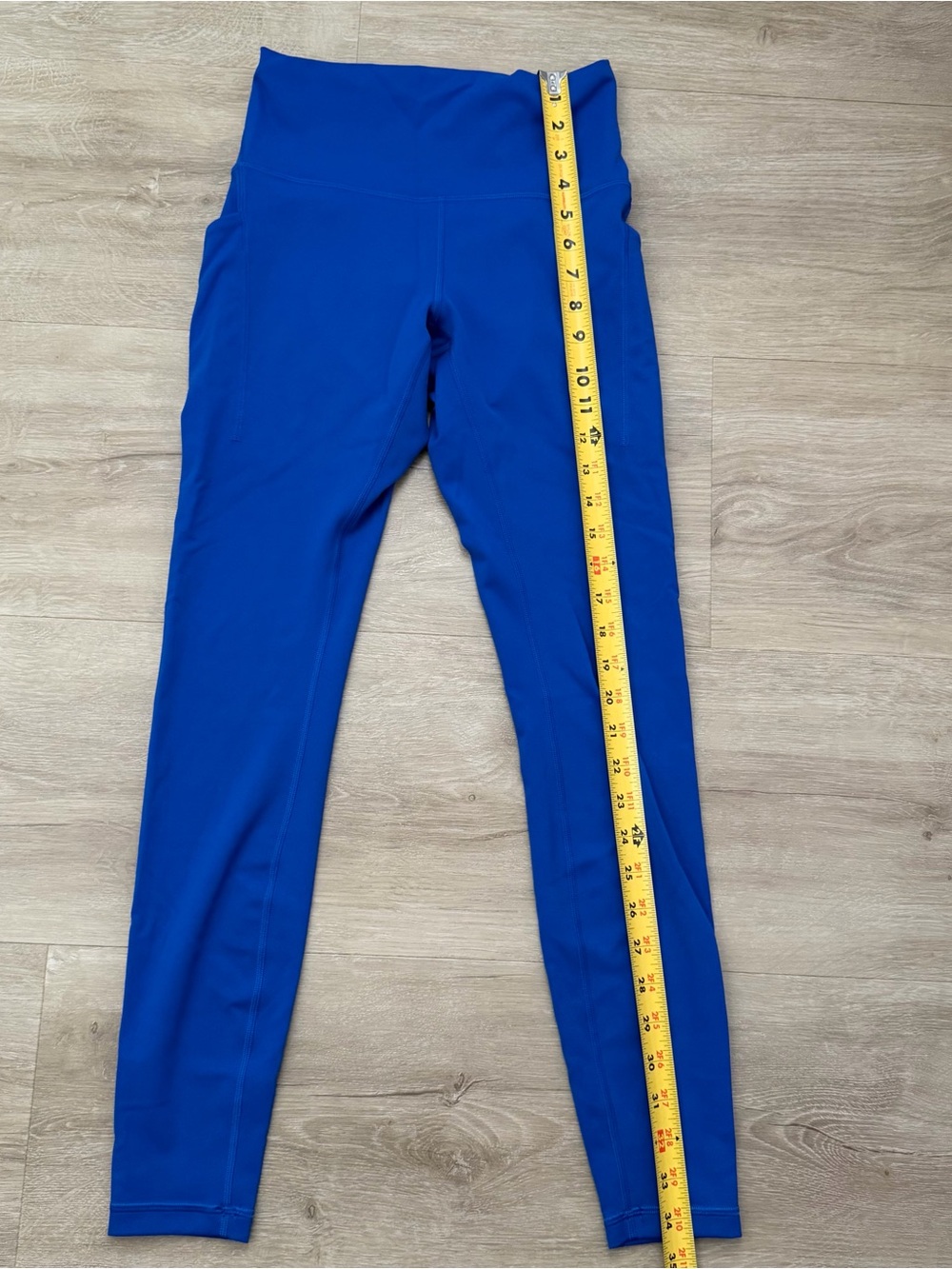 Lululemon Poolside Blue Leggings With Pockets in a Size 6 - Picture 4 of 8